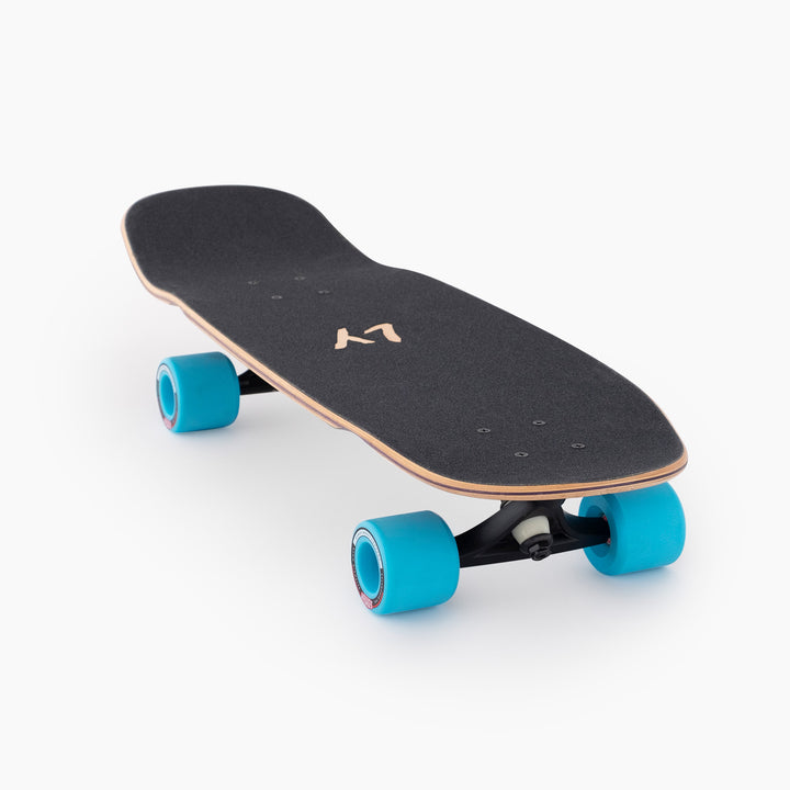 Patineta Landyachtz Tugbo Light Peack Carve 9.25" X 30"